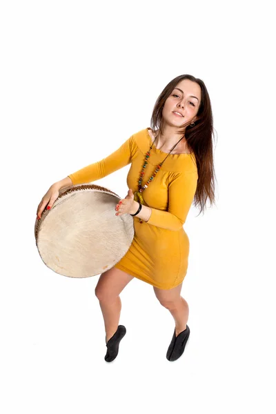 Dívka s etnickými tamburína — Stock fotografie