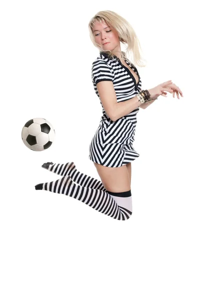 Blondynka gra w piłkę — Zdjęcie stockowe