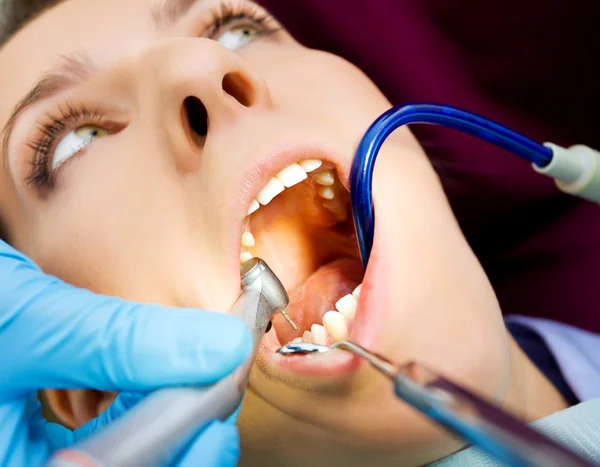 Patientens smärta tandläkare — Stockfoto