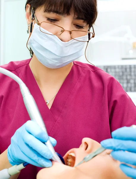 Female dentist — Stock Photo, Image