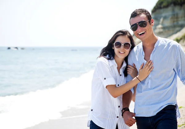 Happy couple beach — Stock Photo, Image