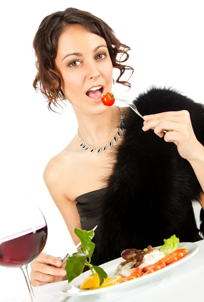 吃沙拉的女人 — 图库照片