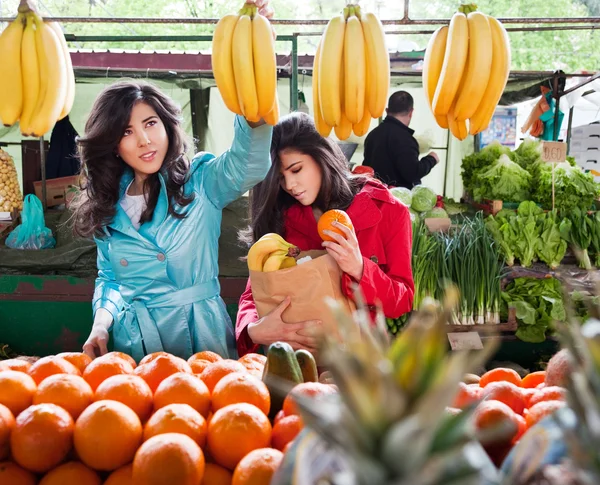 Produtos hortícolas de mercado frutas — Fotografia de Stock