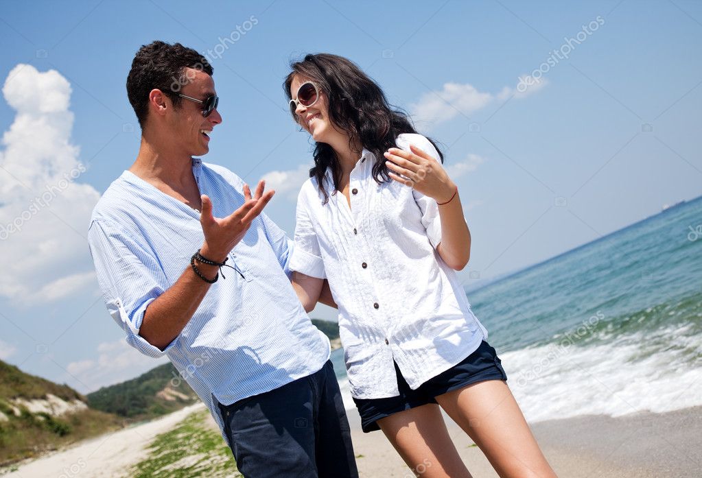 http://static6.depositphotos.com/1095795/637/i/950/depositphotos_6373908-Couple-beach-summer.jpg