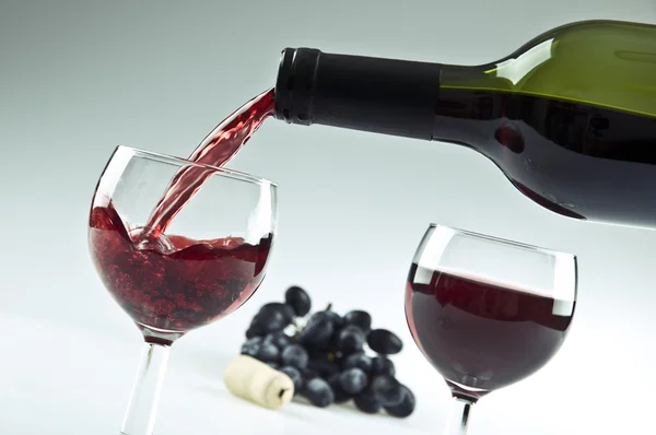 Red wine with grapes — Stock Photo, Image