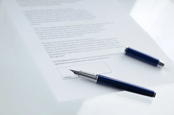 Signing contract Royalty Free Stock Images