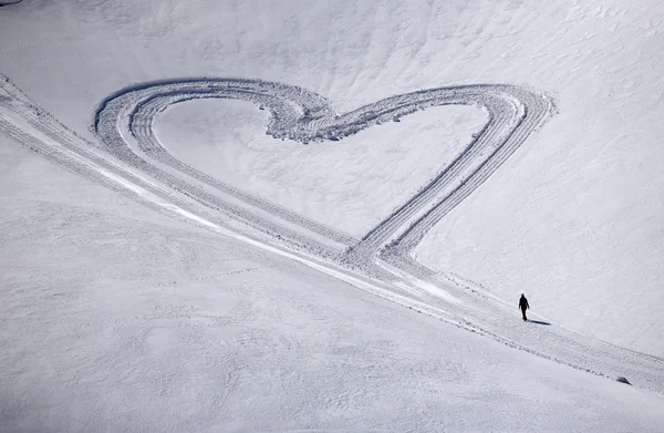 Hjärtat i snön — Stockfoto