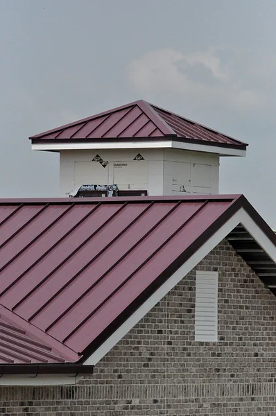 Střecha nová budova — Stock fotografie