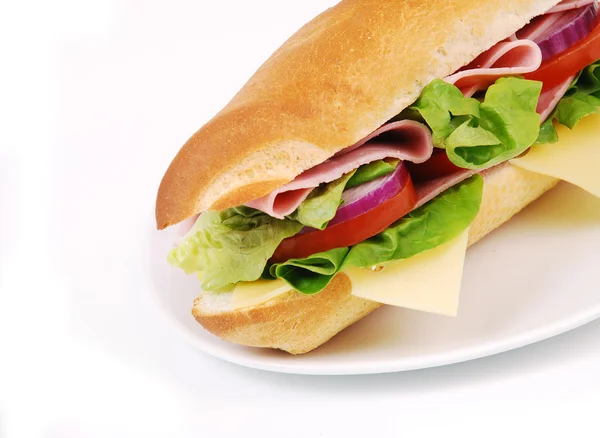 Бутерброд з шинкою та овочами — стокове фото
