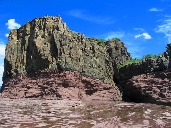 玄武岩在砂岩 — 图库照片
