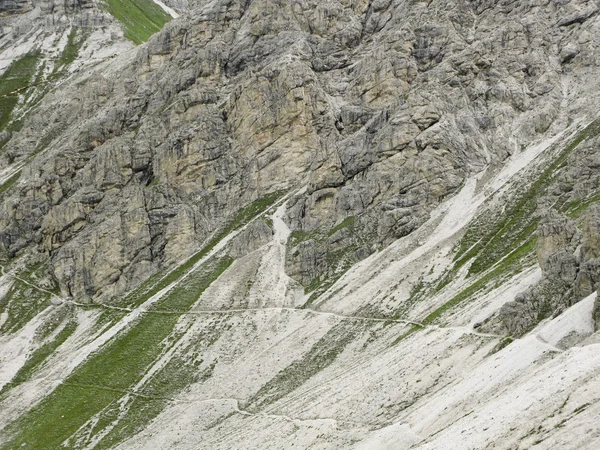 Sentiero a piedi nelle Alpi — Foto Stock