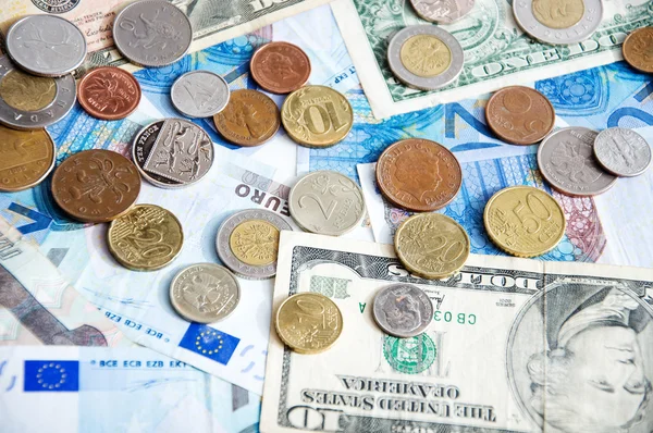 Monedas mixtas y papel moneda — Foto de Stock