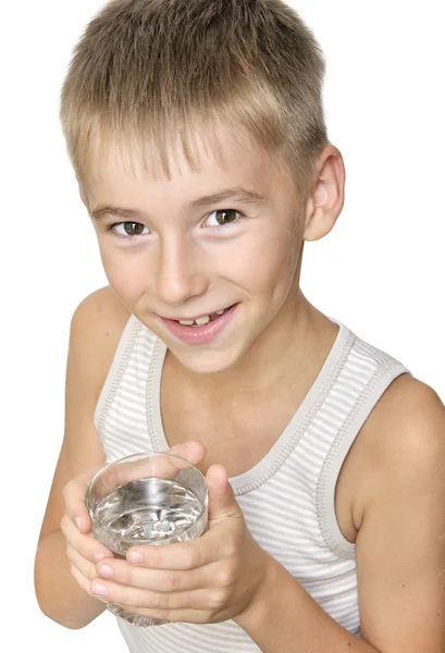 Jongen met glas water — Stockfoto