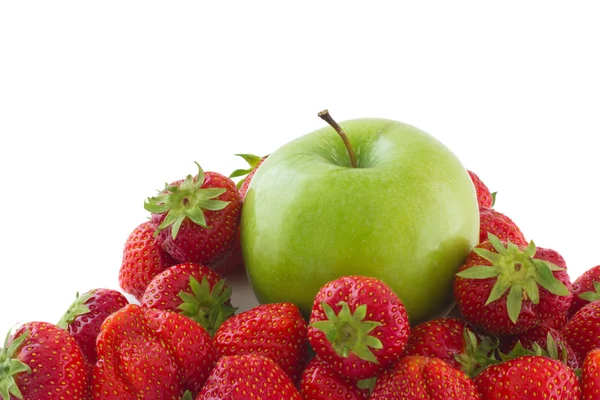 Erdbeeren und Apfel — Stockfoto