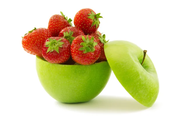 Jordgubbar och äpple — Stockfoto