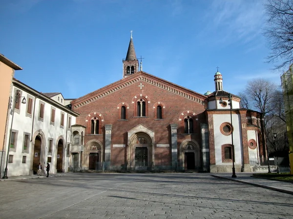 圣 eustorgio 教堂米兰 — 图库照片