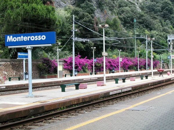 Monterossos järnvägsstation, cinque terre, Italien — Stockfoto