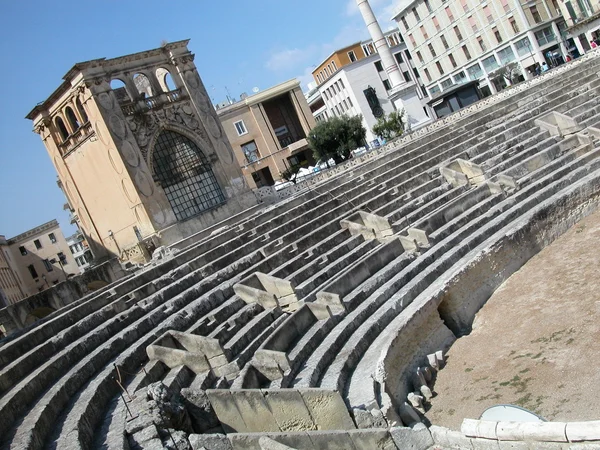 察，意大利的罗马剧场 — 图库照片
