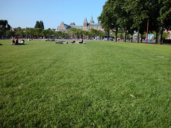 Rijksmuseum park i amsterdam — Stockfoto