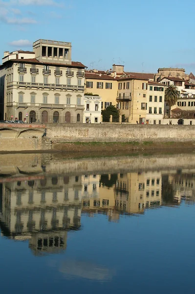 Case sul fiume Arno, Firenze, Italia — Foto Stock