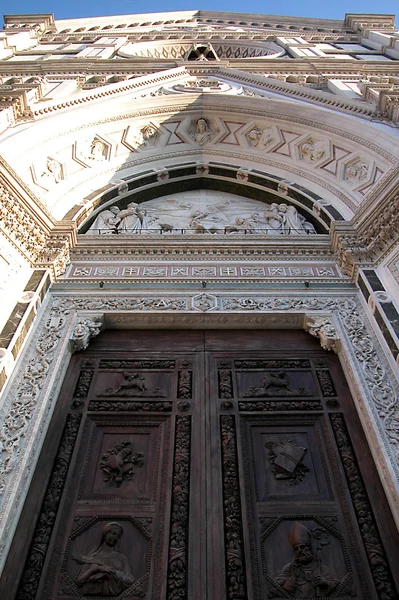 Церковь Санта Кроче во Флоренции, Италия — стоковое фото