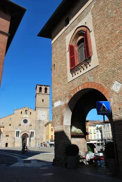Catedral románica en Lodi, Italia — Foto de Stock