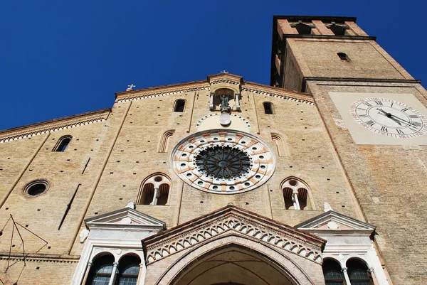 Romańskiej katedry w lodi, Włochy — Zdjęcie stockowe