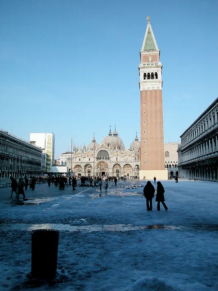 Εκκλησία του Αγίου Μάρκου και την πλατεία στη Βενετία — Φωτογραφία Αρχείου
