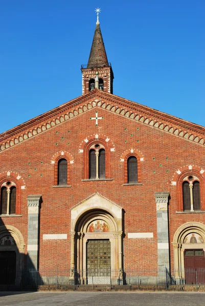 St eustorgio kyrka i Milano, Italien — Stockfoto