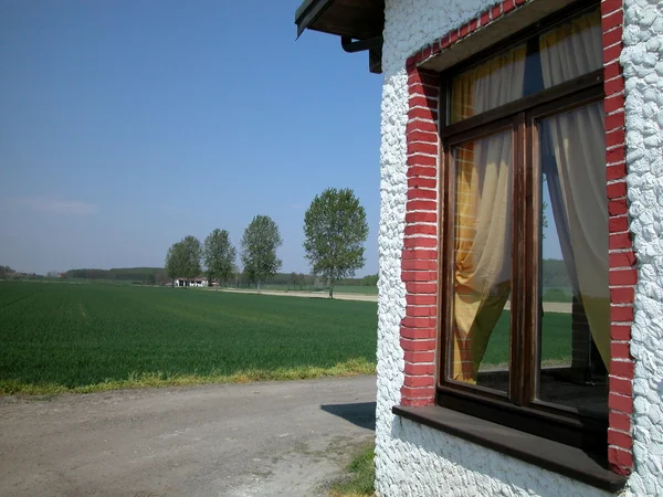 在乡下的农场的窗口 — 图库照片