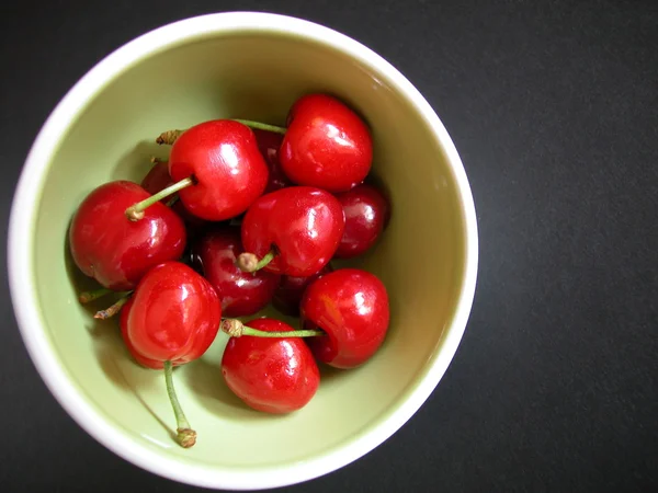 Cerejas vermelhas — Fotografia de Stock