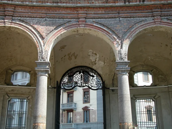 Arcade of Rotonda Besana, Milan — Stock Photo, Image