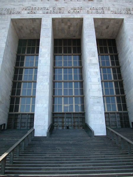 Milan'da bina hukuk Mahkemesi — Stok fotoğraf