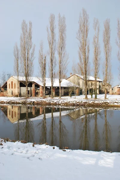 Vidéki ház télen — Stock Fotó
