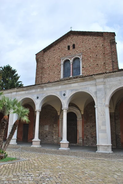 St. Apollinare Nuovo church — Stock Photo, Image