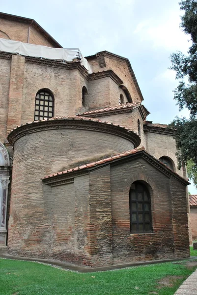 St. Vitale Basilika außen — Stockfoto