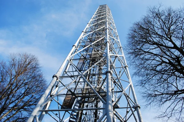 Kovová vyhlídková věž — Stock fotografie