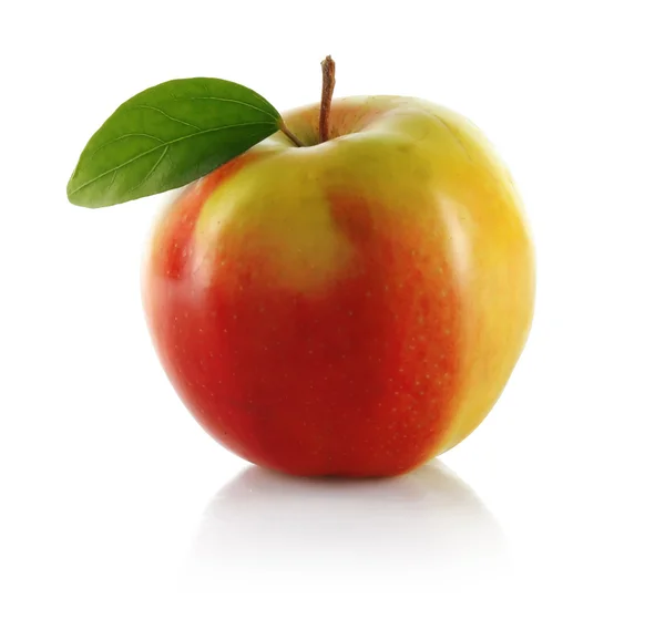 Manzana roja con hoja — Foto de Stock