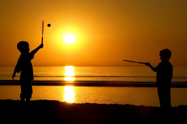 Playing Tennis On The Beach — Stock Photo, Image