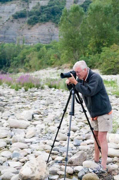 Starszy fotograf — Zdjęcie stockowe