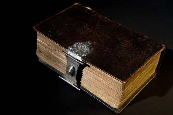 Régi Biblia, fekete — Stock Fotó