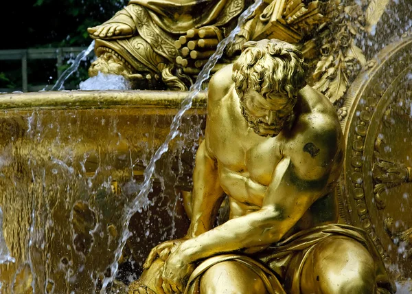在凡尔赛公园喷泉 — 图库照片