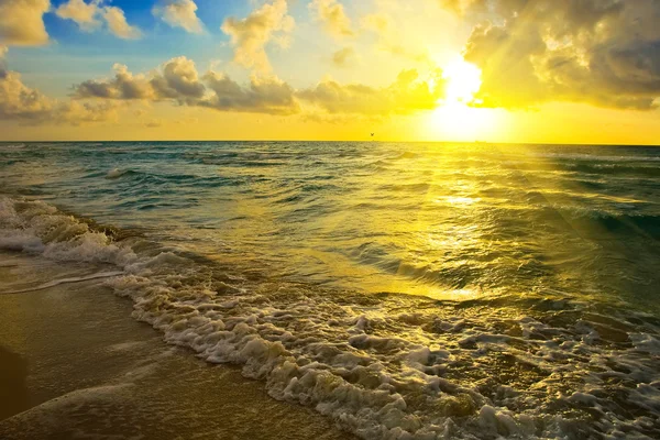 Napkelte az óceán felett — Stock Fotó