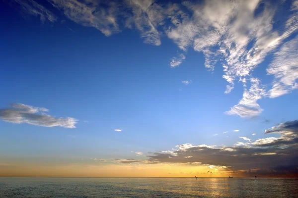 Ανατολή του ηλίου, Ατλαντικό Ωκεανό — Φωτογραφία Αρχείου