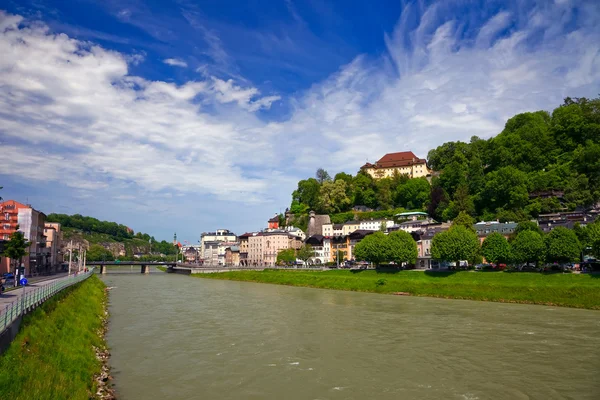 O rio Salzach em Salzburgo — Fotografia de Stock