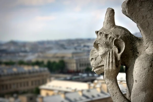 Chimäre auf der Kathedrale Notre Dame — Stockfoto