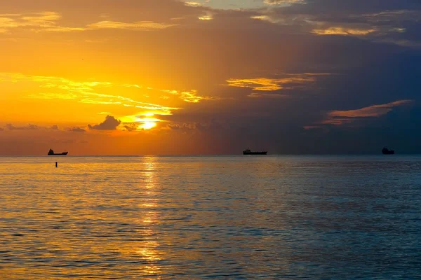 Ανατολή του ηλίου, Ατλαντικό Ωκεανό — Φωτογραφία Αρχείου