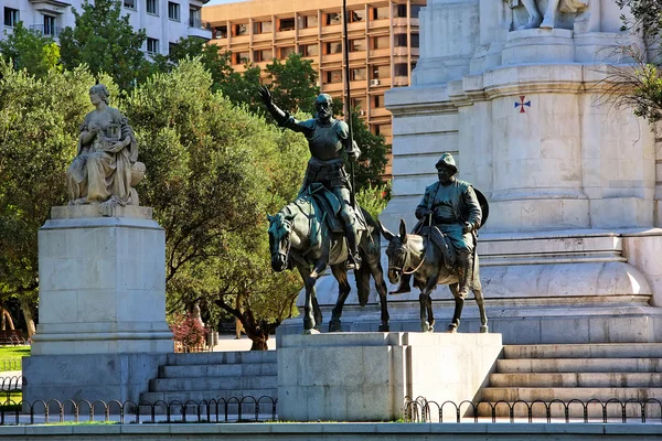 Памятник Мигелю де Сервантесу — стоковое фото