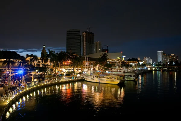 Майами ночью — стоковое фото