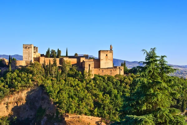 Alhambra v západu slunce, granada, Španělsko — Stock fotografie